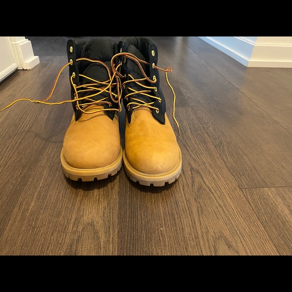 The timberland’s boot. - Picture 2 of 2